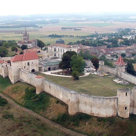 Les Vieilles Halles De Villebois Kültér fotó